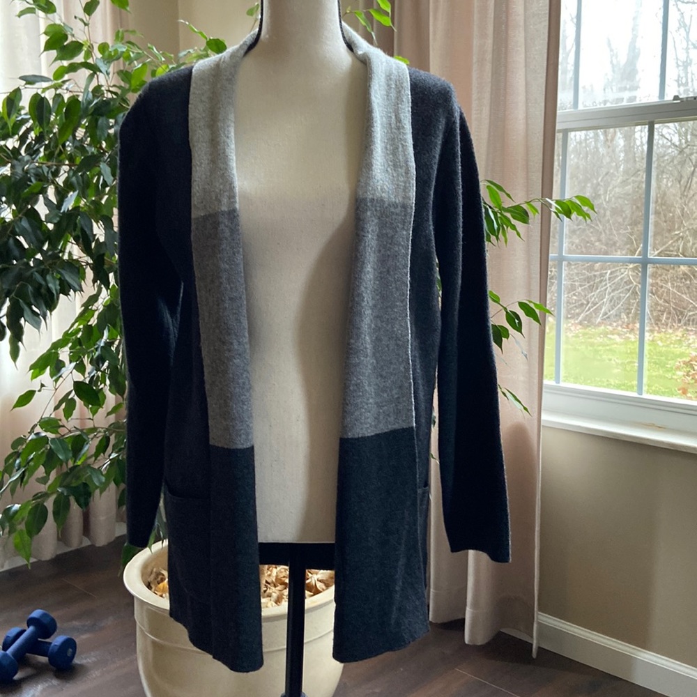 Merino Wool Open FrontCardigan. Flattering Style…. Beautiful Neutral Pattern Med